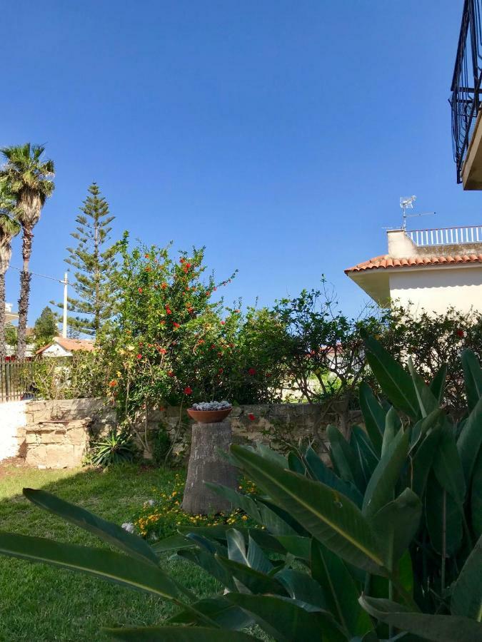Villa Tetide - Fontane Bianche Exteriör bild